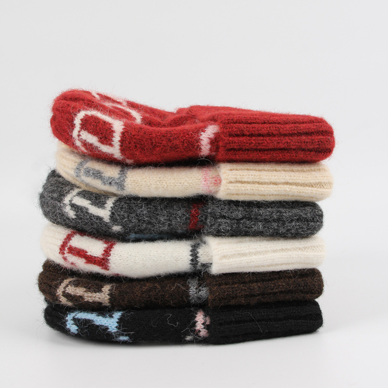 ジャカードニットビーニーハット カラフルな幾何学模様 冬用暖 - Beanie Cuffed Knit のレビューと価格